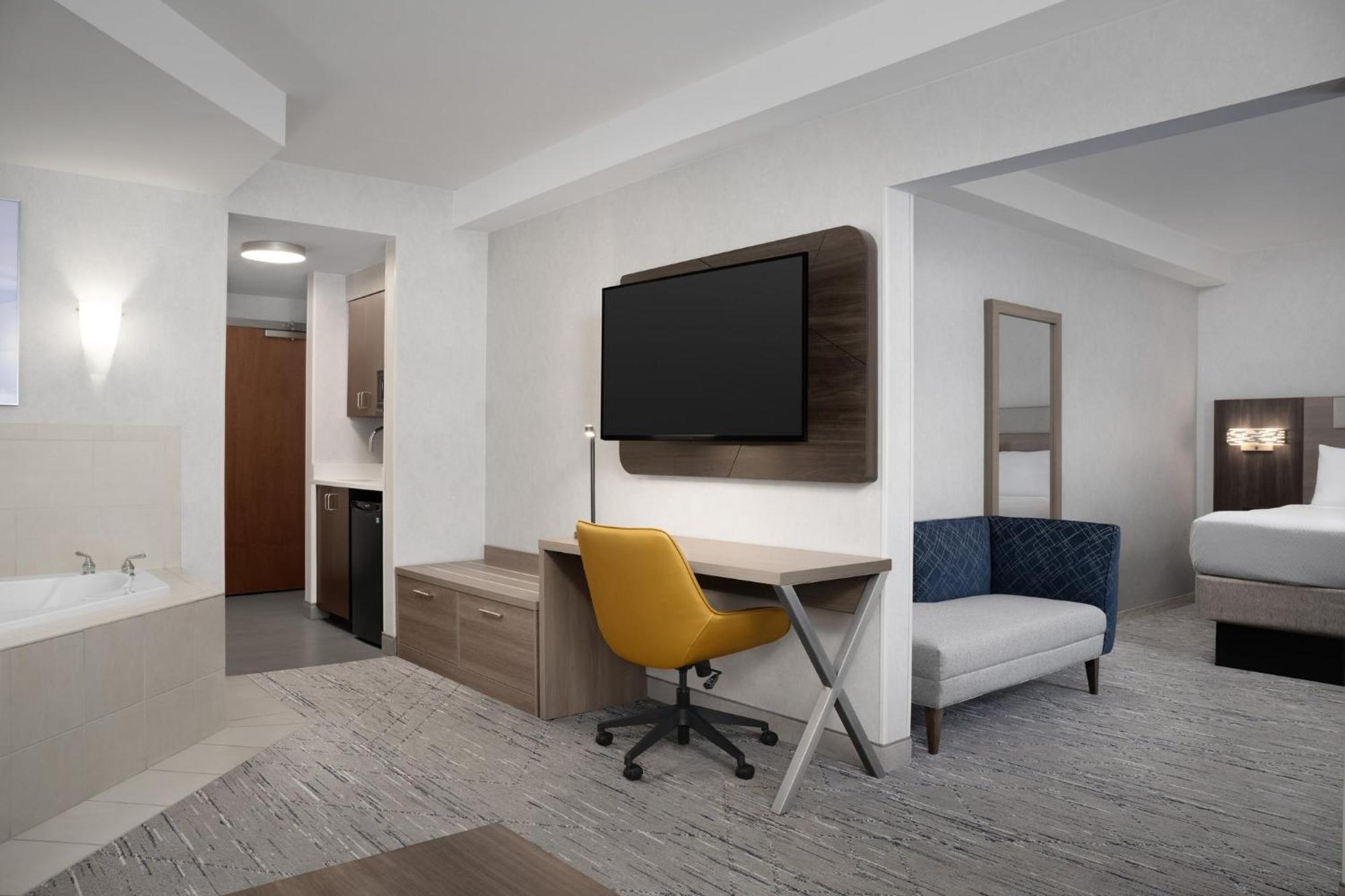 Holiday Inn Express & Suites Alexandria - Fort Belvoir By Ihg Dış mekan fotoğraf