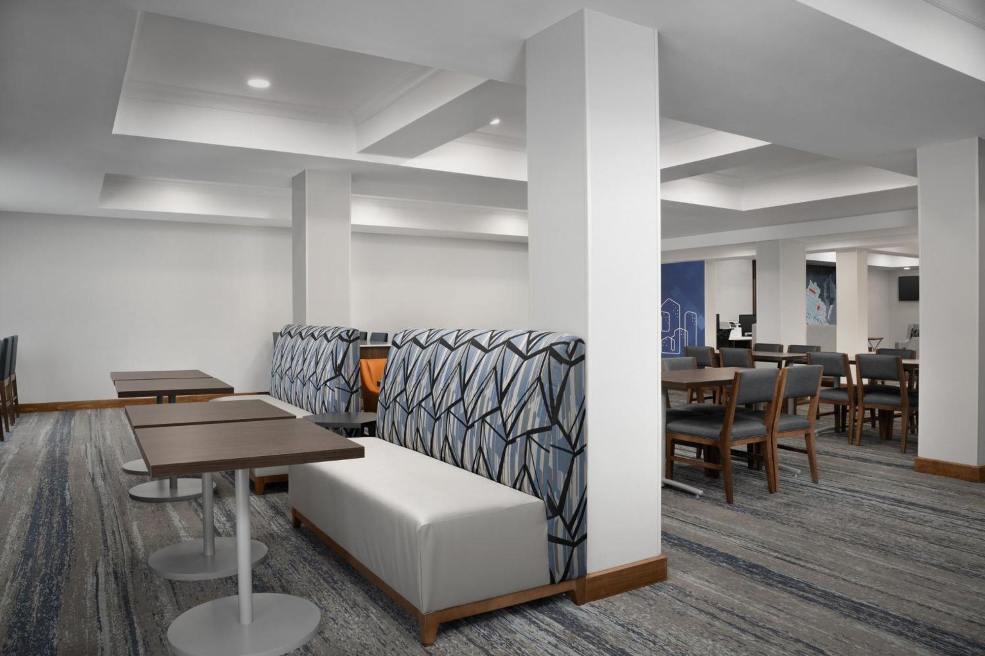 Holiday Inn Express & Suites Alexandria - Fort Belvoir By Ihg Dış mekan fotoğraf