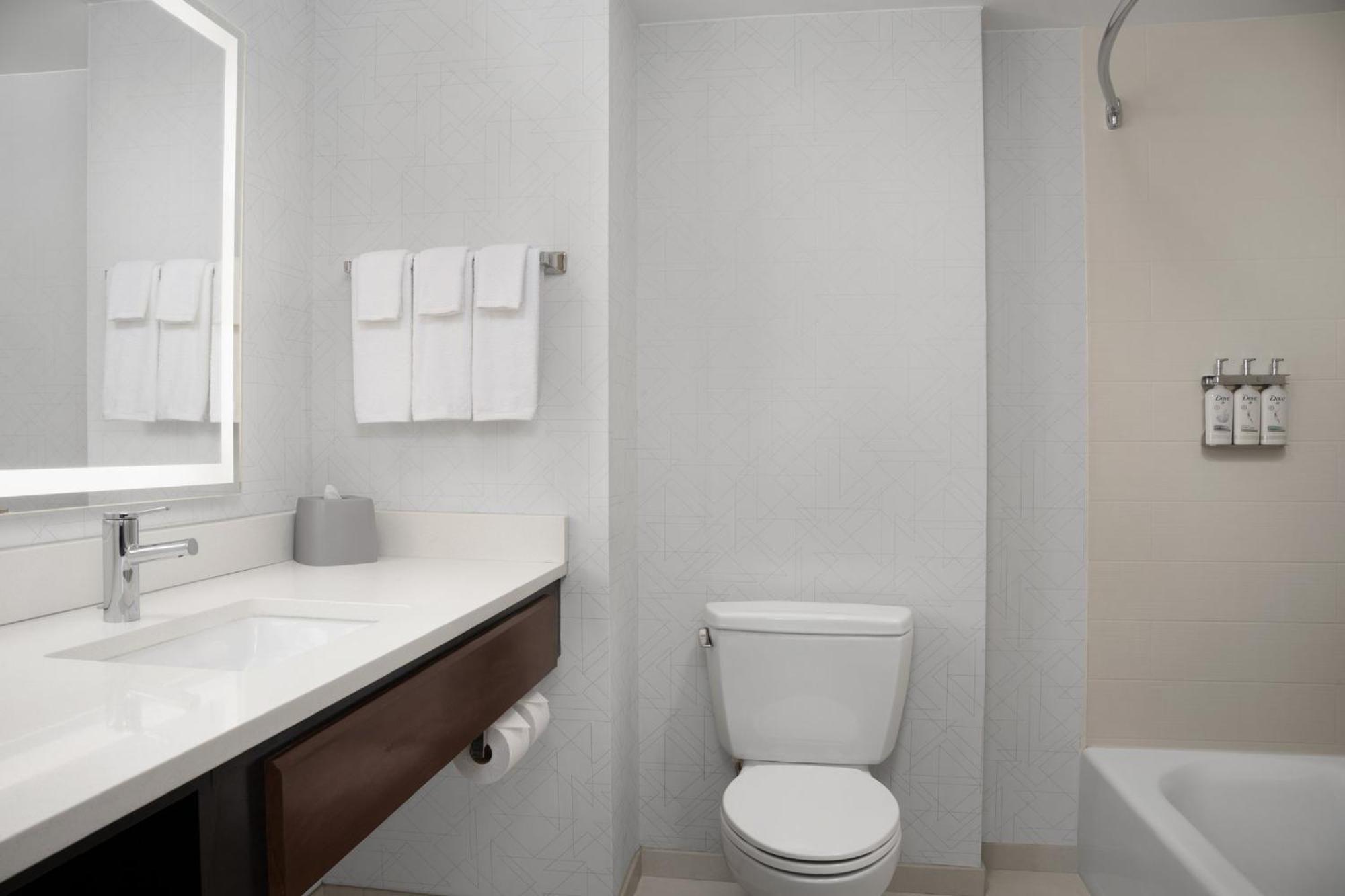 Holiday Inn Express & Suites Alexandria - Fort Belvoir By Ihg Dış mekan fotoğraf