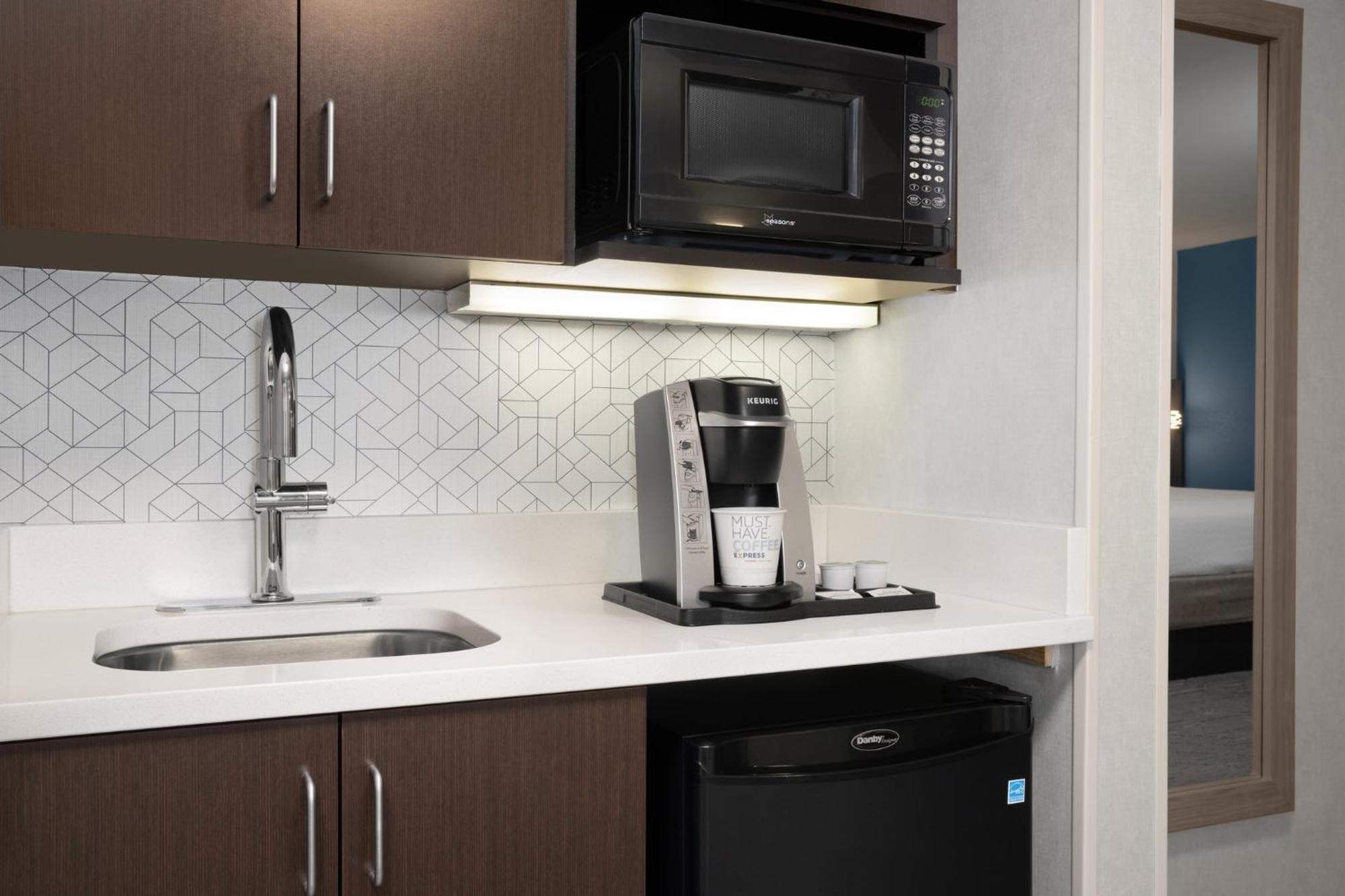 Holiday Inn Express & Suites Alexandria - Fort Belvoir By Ihg Dış mekan fotoğraf